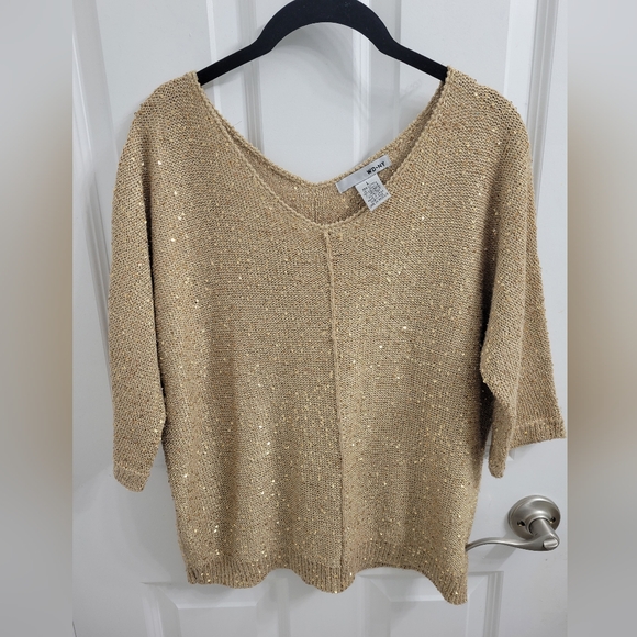 WD NY Sequin Top - Picture 2 of 6